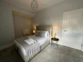 Superior Stay, Sophia Gardens, City Centre and Stadium Sleeps 4